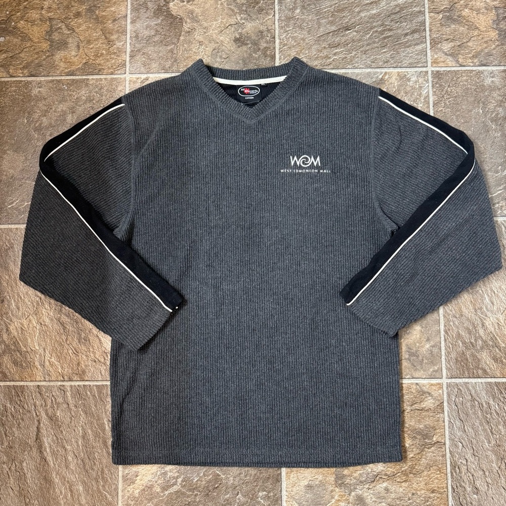 R.U. Decent Men's Charcoal Gray Ribbed V-Neck Sweater ~ Size L